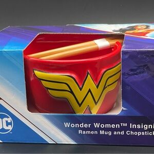 DC Wonder Woman Insignia Ramen Mug w/ Chopsticks | New in Original Box